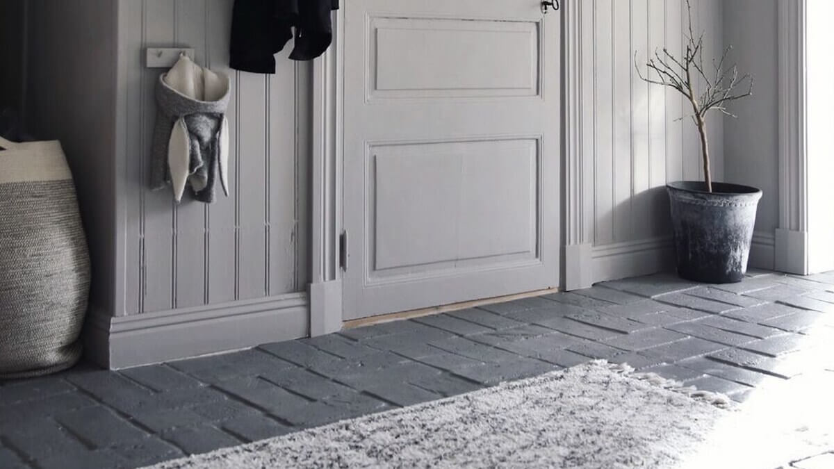 Að mála viðarpanel